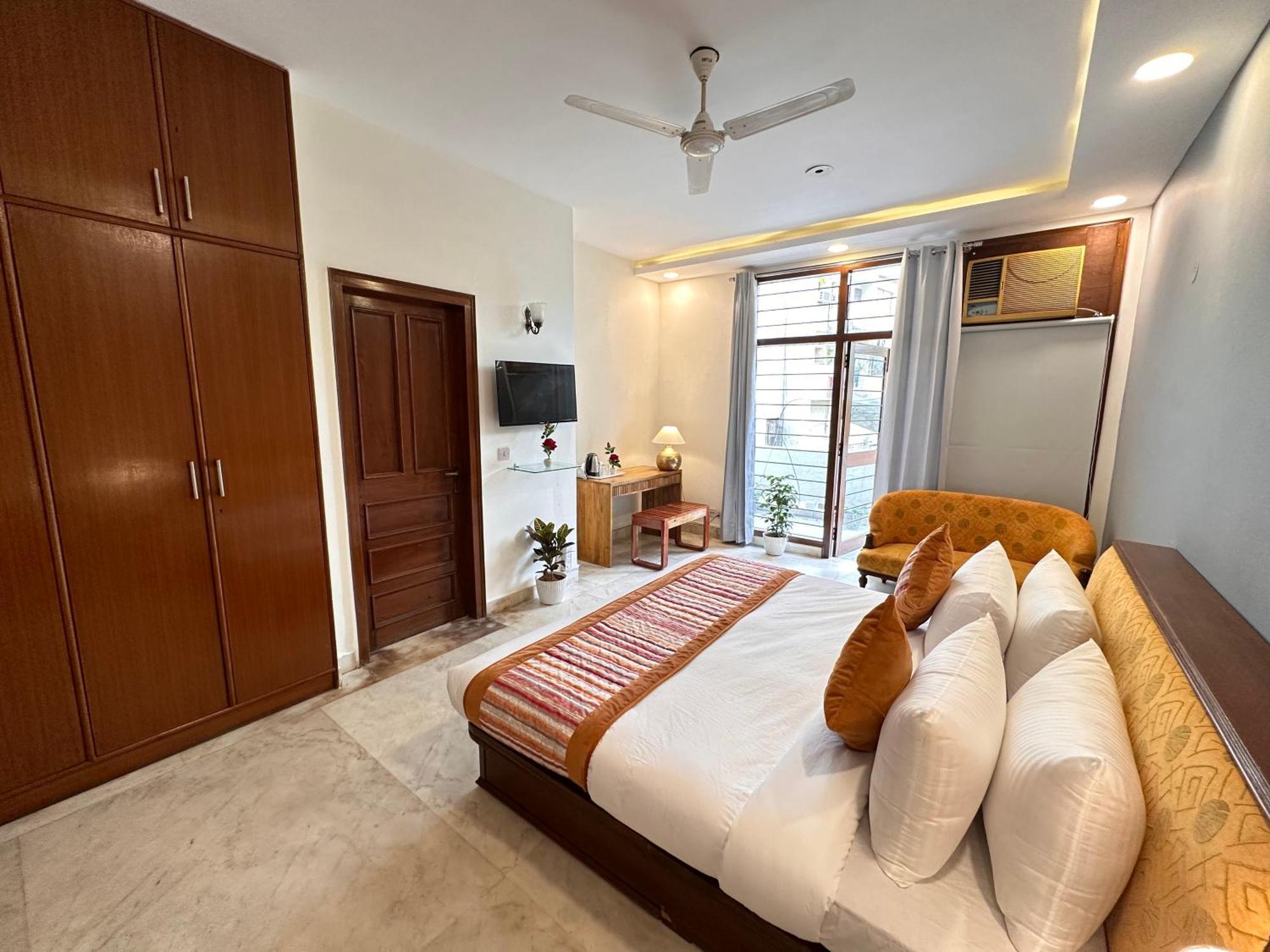 Grove Residency Hauz Khas New Delhi Couple Friendly Hotel Exterior photo