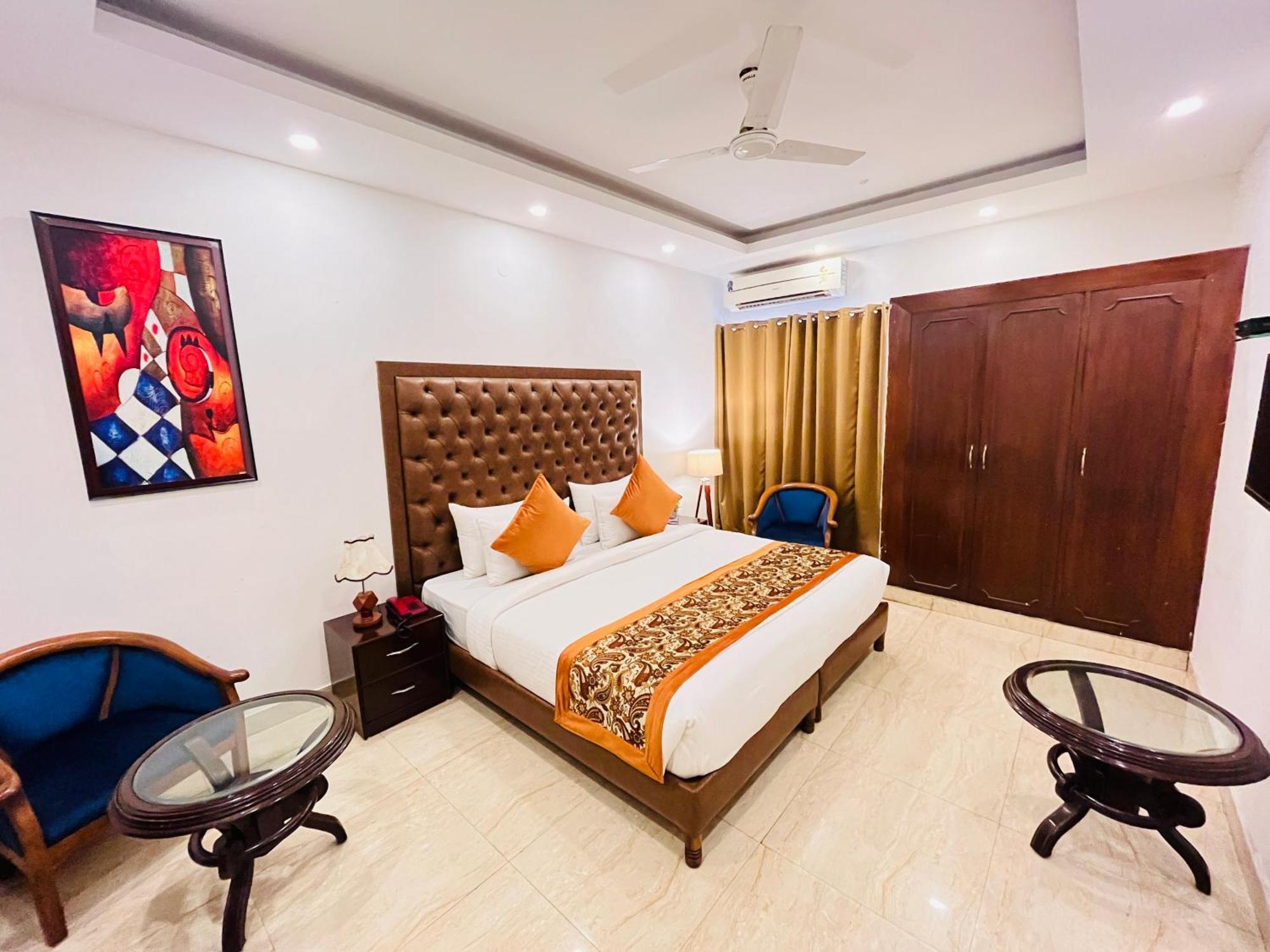 Grove Residency Hauz Khas New Delhi Couple Friendly Hotel Exterior photo